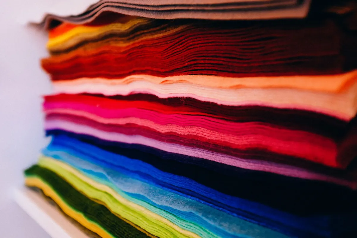 Linen vs. Cotton vs. Wool Throws: Which Is Best for Cozy Layering?